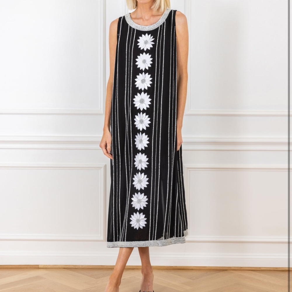La Vie Style House Black Embellished Floral A Line Maxi